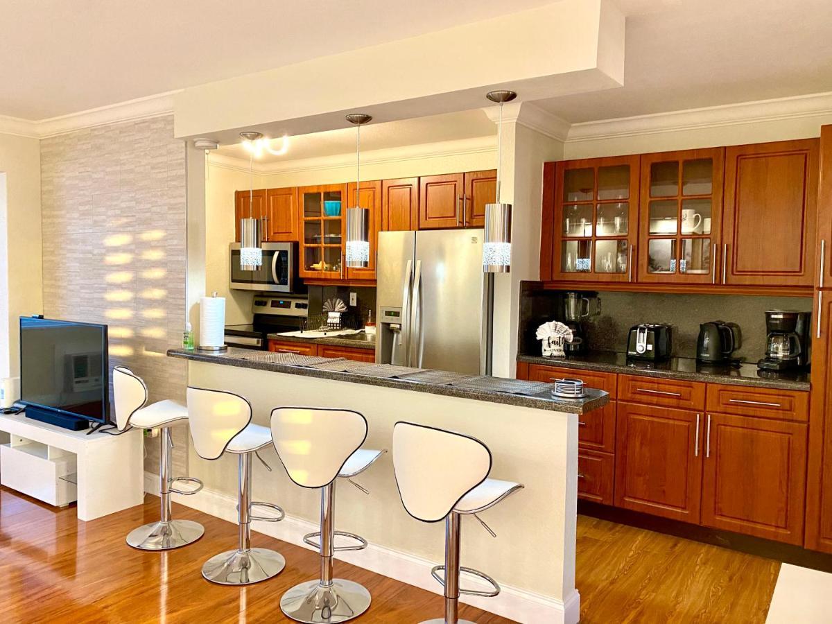 Deluxe Waterfront One Bedroom Apartment With Miami Skyline View, Free Parking 5 Mins Drive To Miami Beach Exterior photo