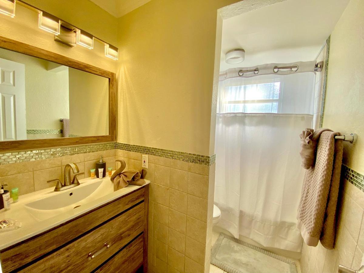 Deluxe Waterfront One Bedroom Apartment With Miami Skyline View, Free Parking 5 Mins Drive To Miami Beach Exterior photo
