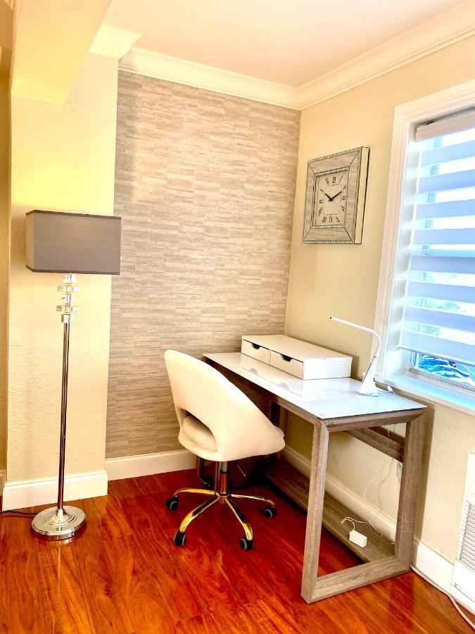 Deluxe Waterfront One Bedroom Apartment With Miami Skyline View, Free Parking 5 Mins Drive To Miami Beach Exterior photo