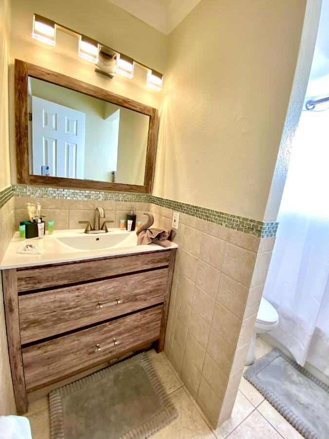 Deluxe Waterfront One Bedroom Apartment With Miami Skyline View, Free Parking 5 Mins Drive To Miami Beach Exterior photo