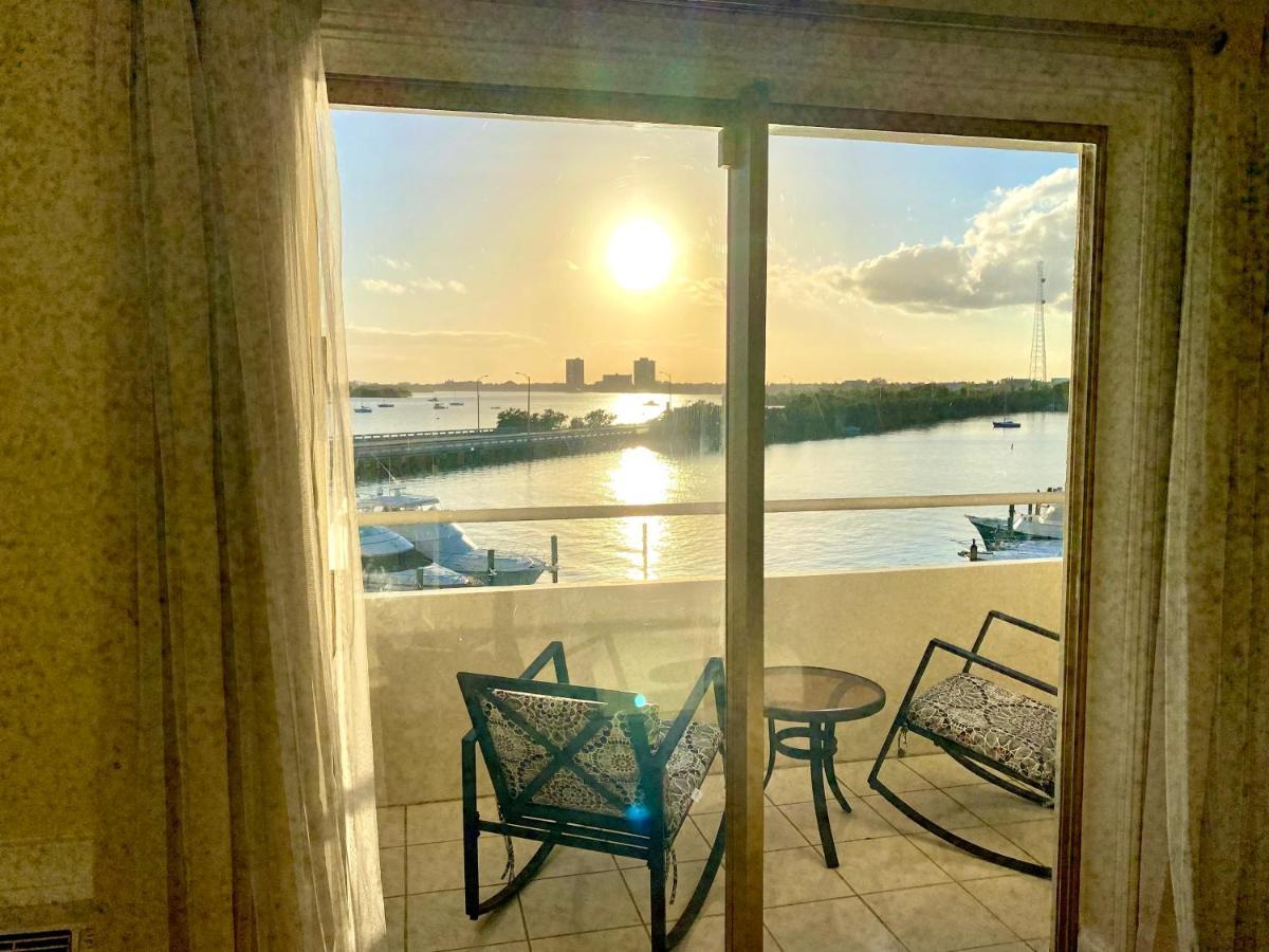 Deluxe Waterfront One Bedroom Apartment With Miami Skyline View, Free Parking 5 Mins Drive To Miami Beach Exterior photo